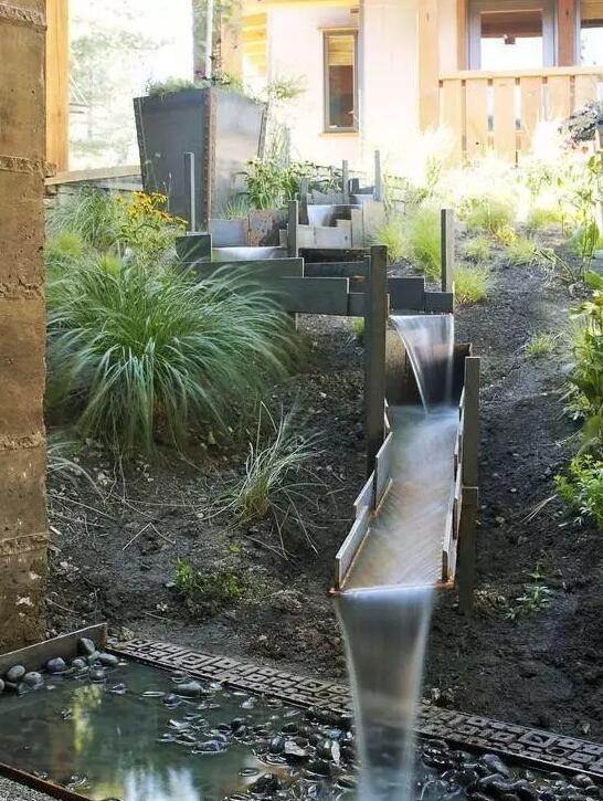 流水潺潺，8个值得参考的庭院小水系设计