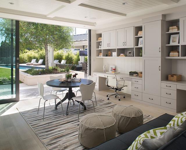 棚子工作空间：凉爽的方式将你的车库变成家庭办公室