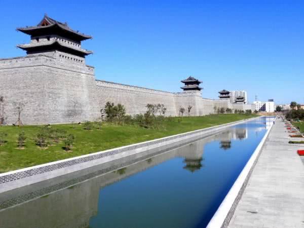 中国古代颇具特色的军事建筑，如今成为一道靓丽的风景线