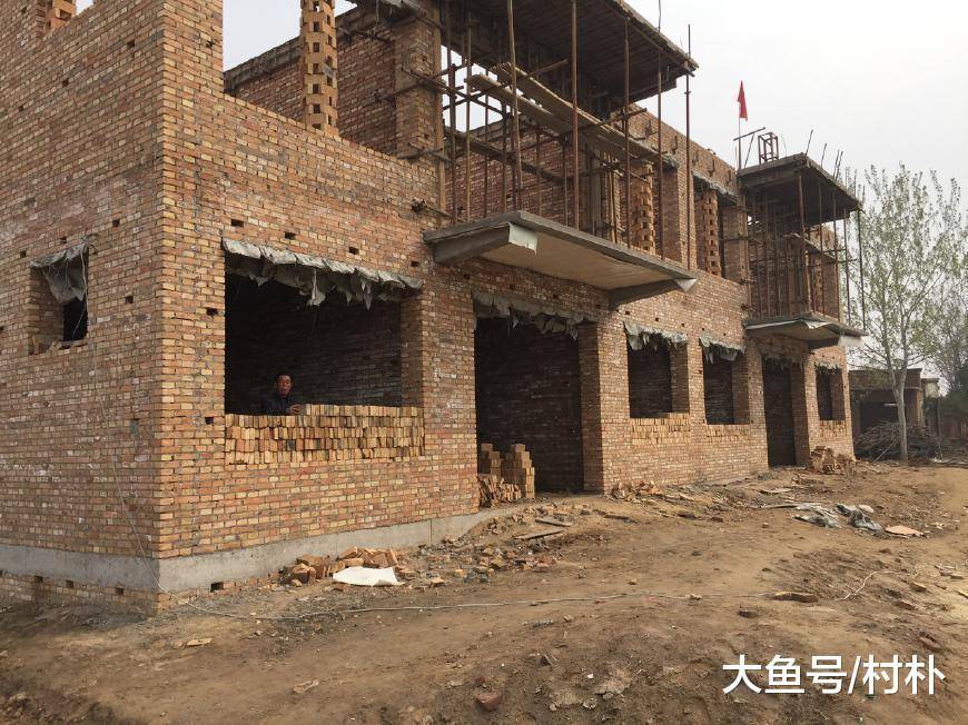 建材价格持续上涨, 为什么农民却拼命抢着建房子?