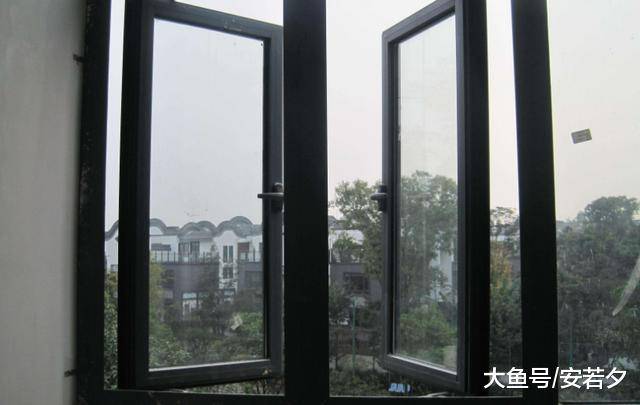 为什么如今住宅都不装平开窗了? 听内行人一说, 我恍然大悟